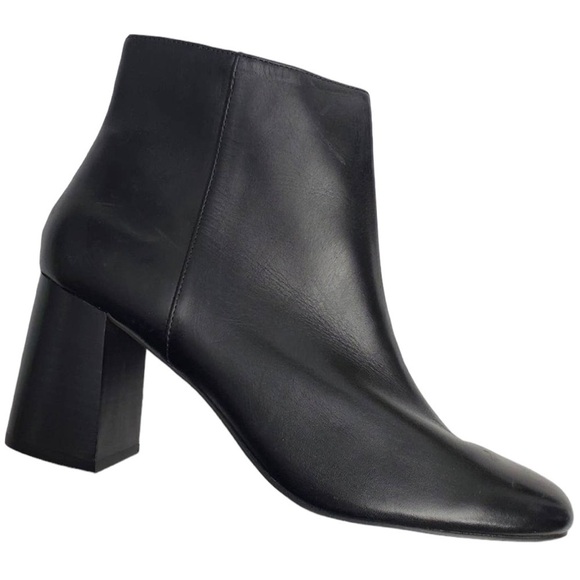 Bella Vita Black Wilma Leather Bootie Block Heel Soft, Supple Leather - Picture 2 of 7